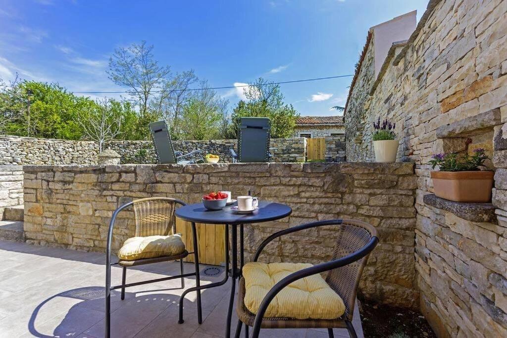 House Kristina **** Villa Burići Dış mekan fotoğraf