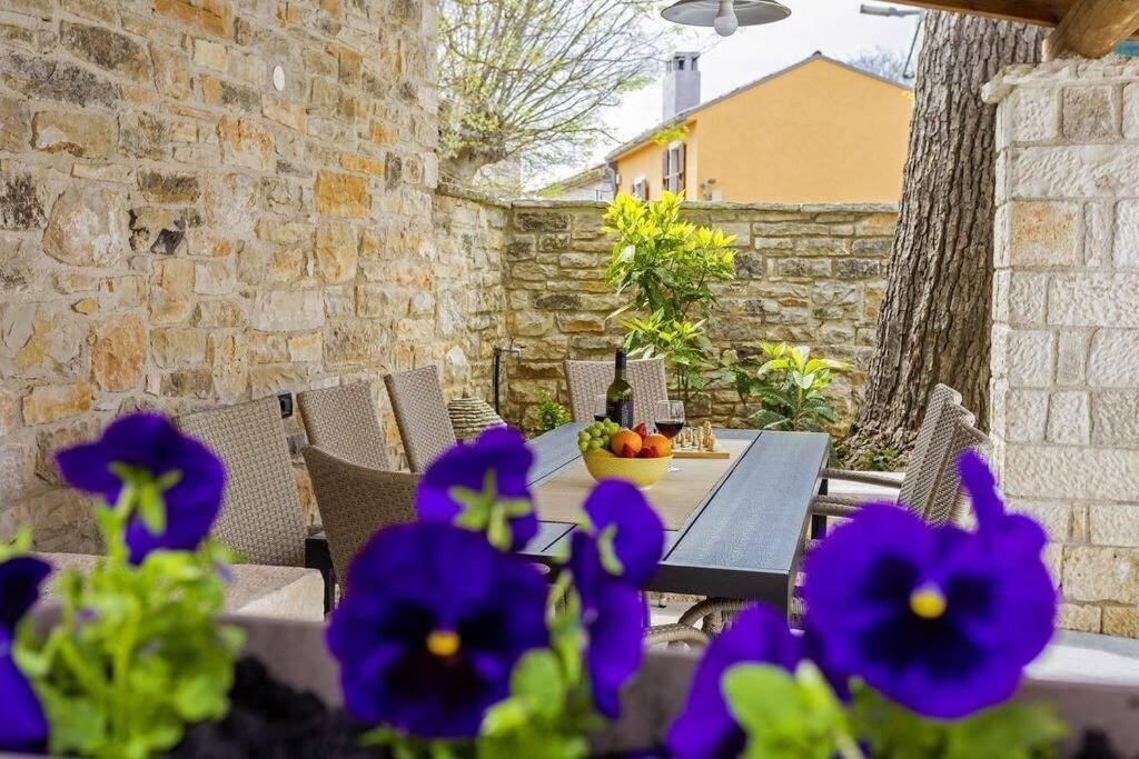 House Kristina **** Villa Burići Dış mekan fotoğraf